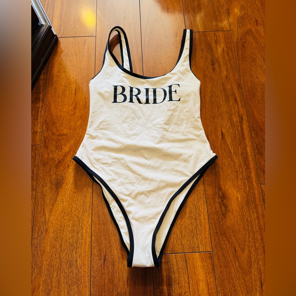 WeWoreWhat White One Piece Swimsuit with Black Trim